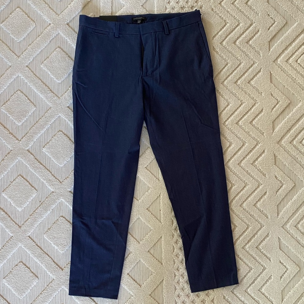 Banana Republic Athletic Tapered Traveler Pant NWT